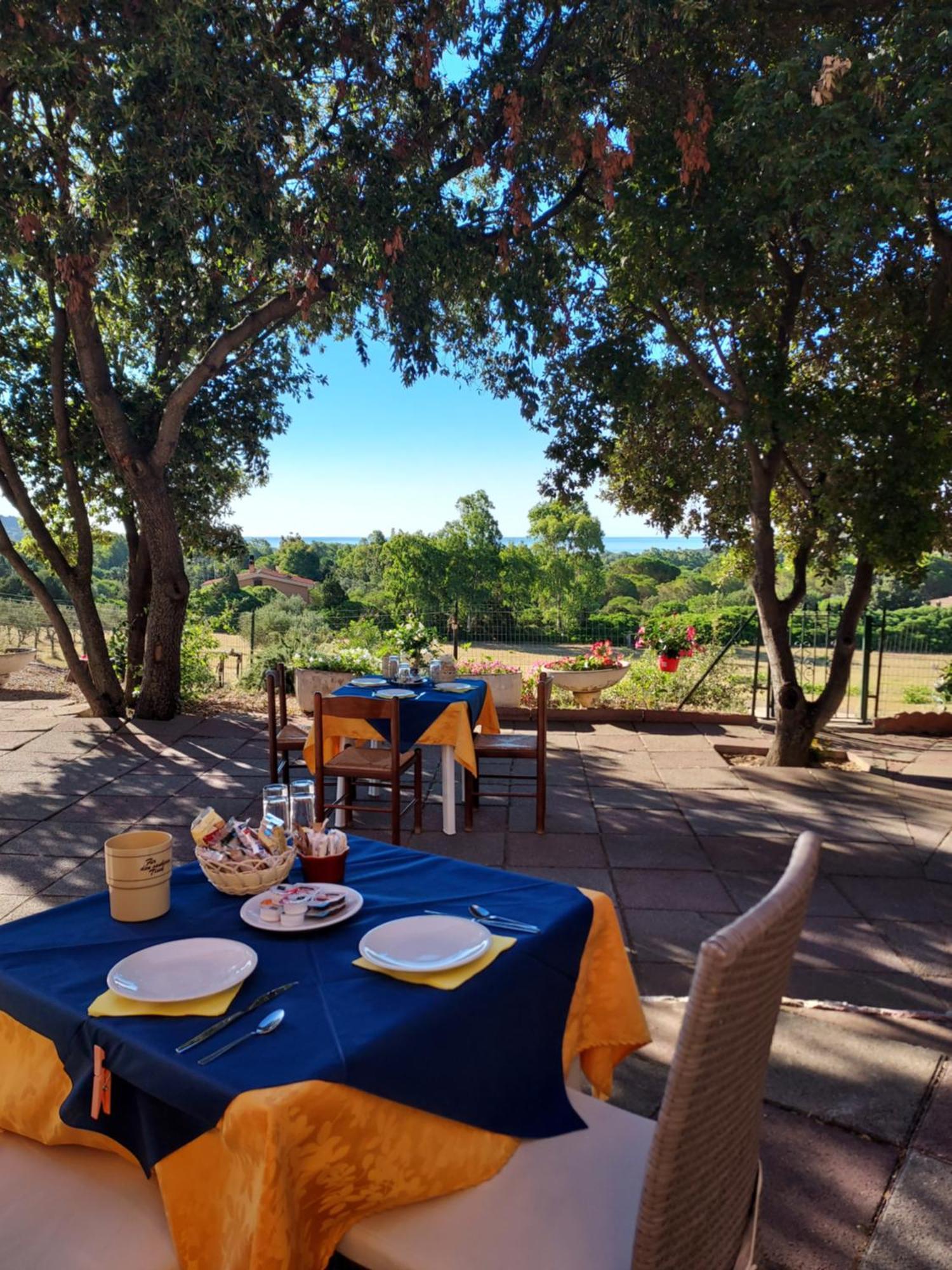 La Rosa Dei Venti B&B Chia Dış mekan fotoğraf